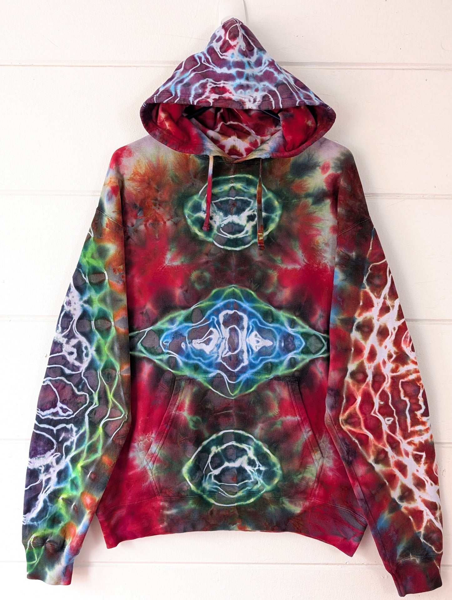 MEDIUM SACRED LUX HOODIE đ–ą