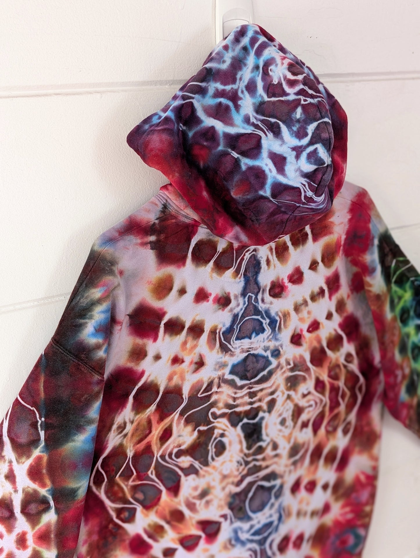 MEDIUM SACRED LUX HOODIE đ–ą