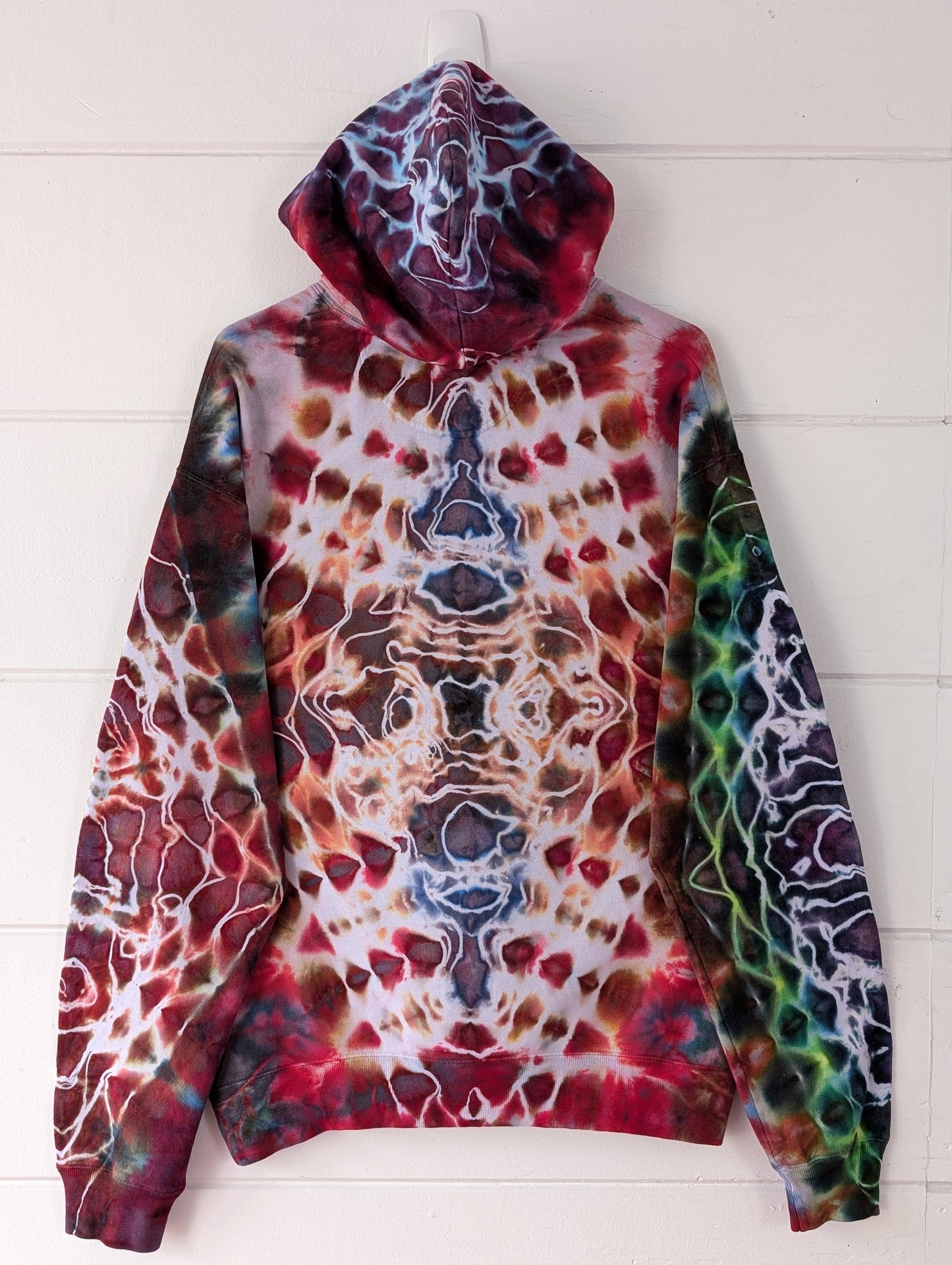 MEDIUM SACRED LUX HOODIE đ–ą