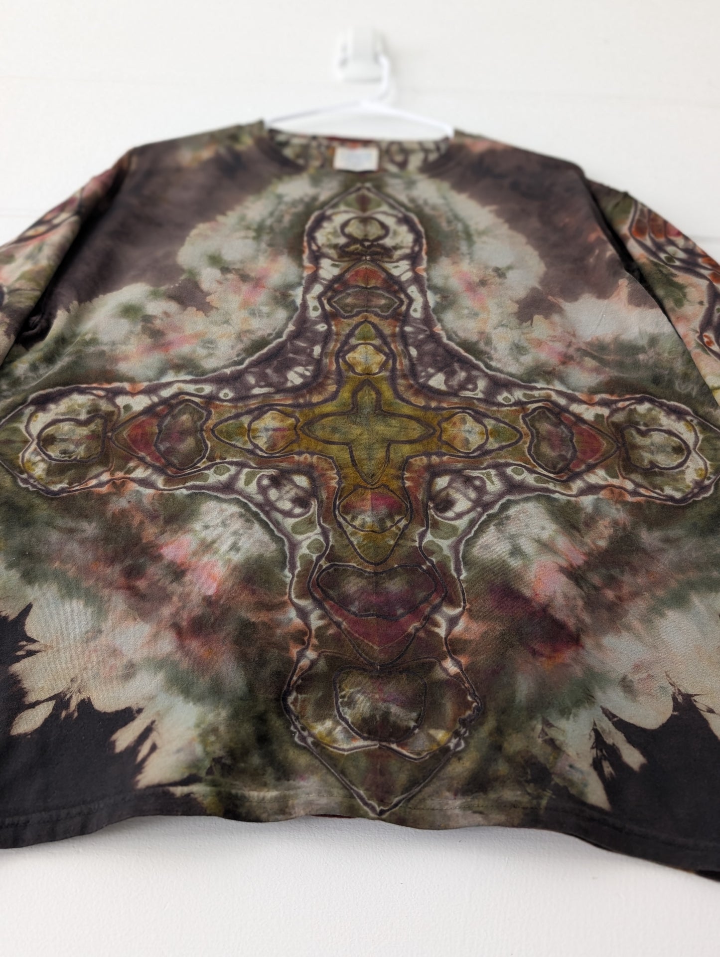 MEDIUM SACRED LONG SLEEVE