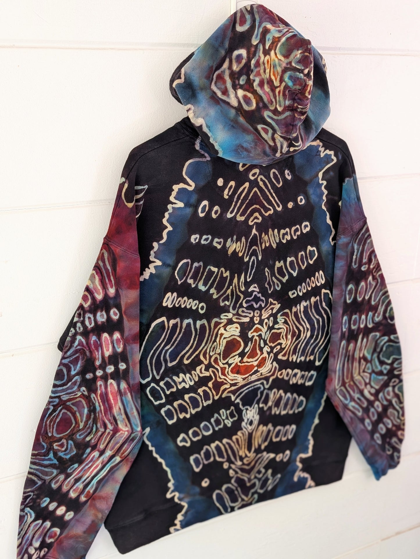 LARGE VISIONARY HOODIE