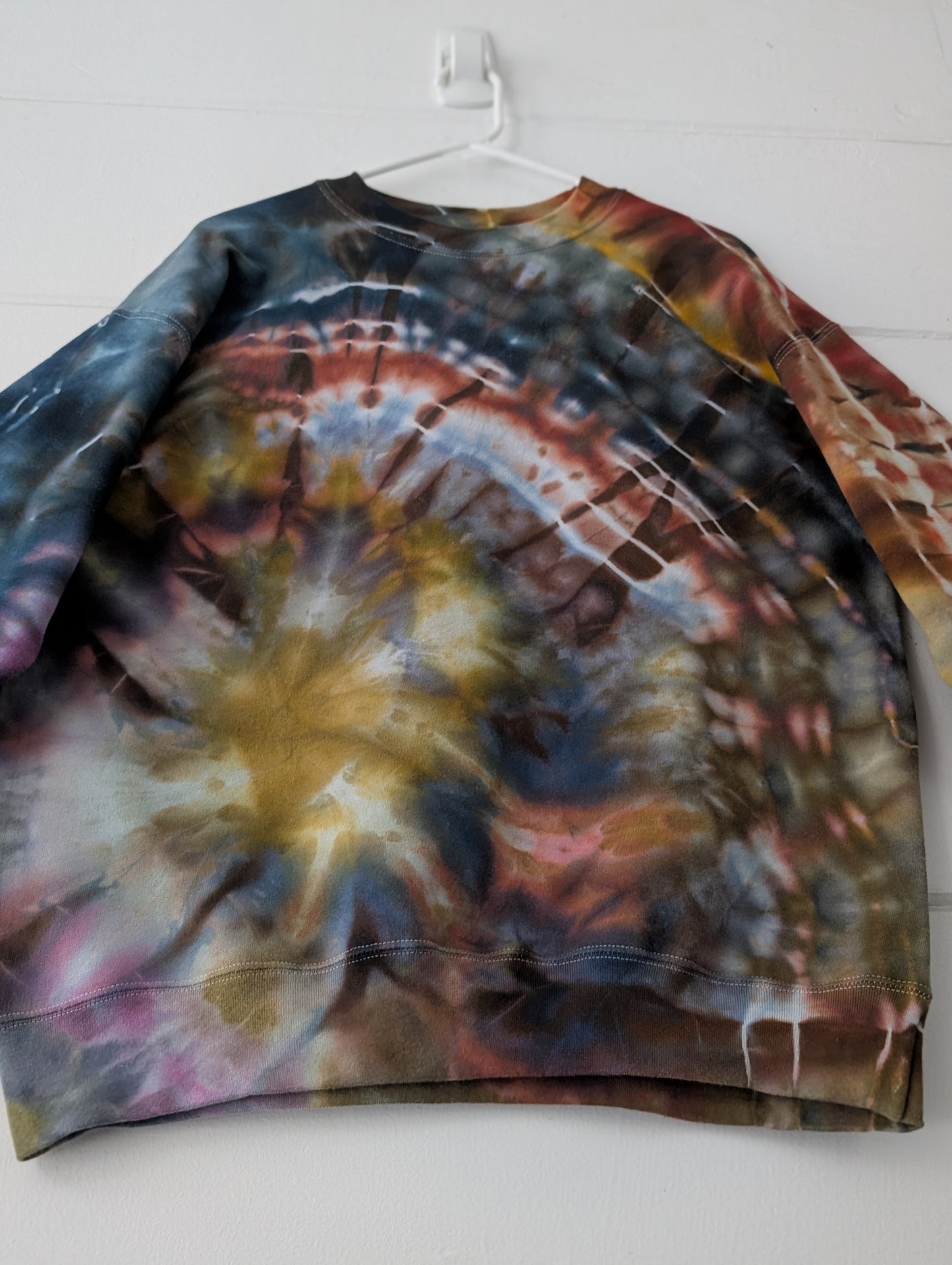 MEDIUM HEAVYWEIGHT CREWNECK