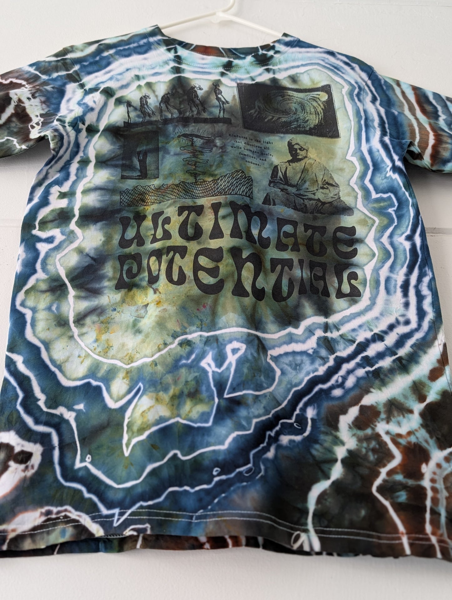 SMALL SACRED × AWAKE.HAPPY