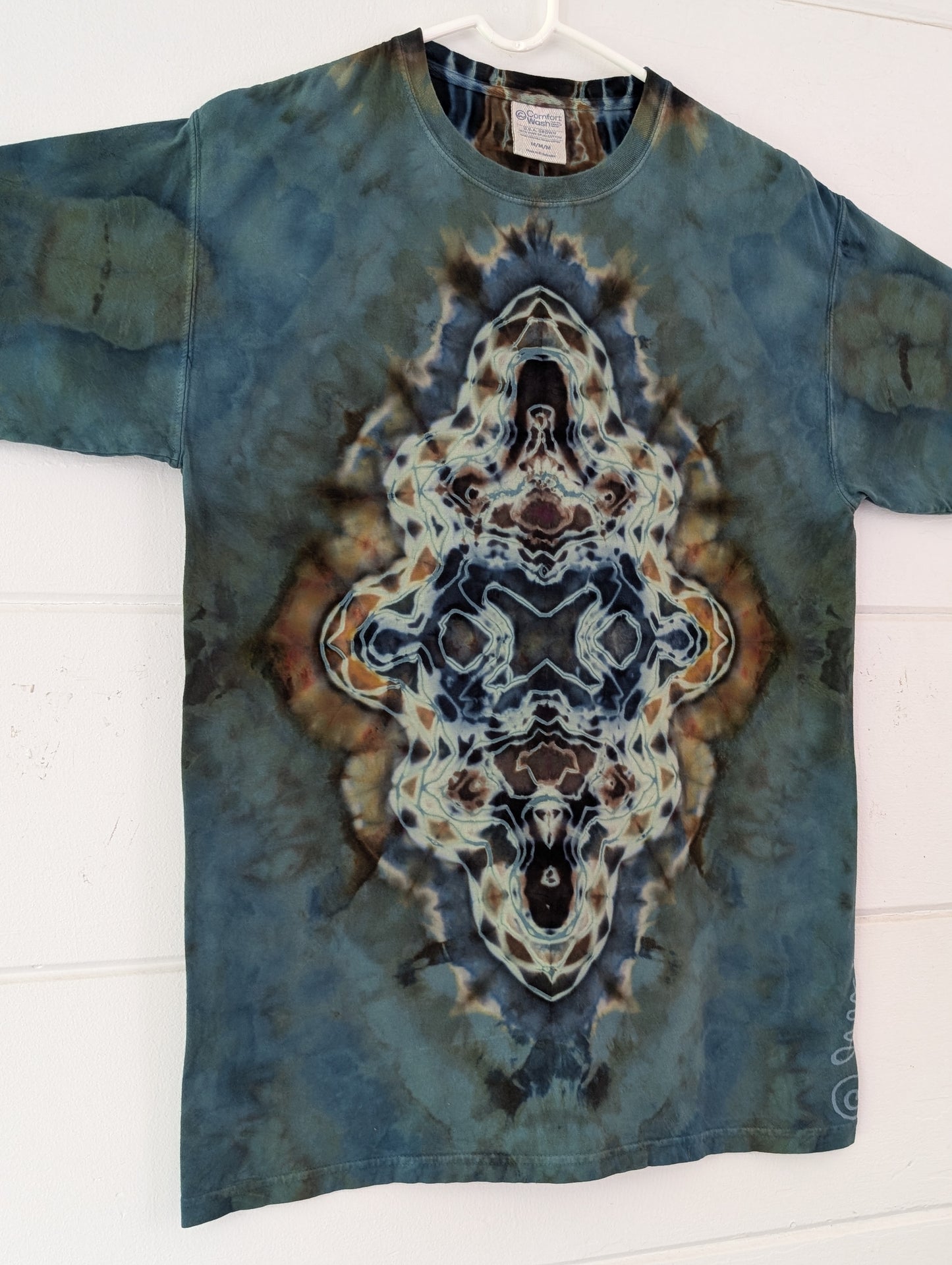Sacred Reverse • Medium