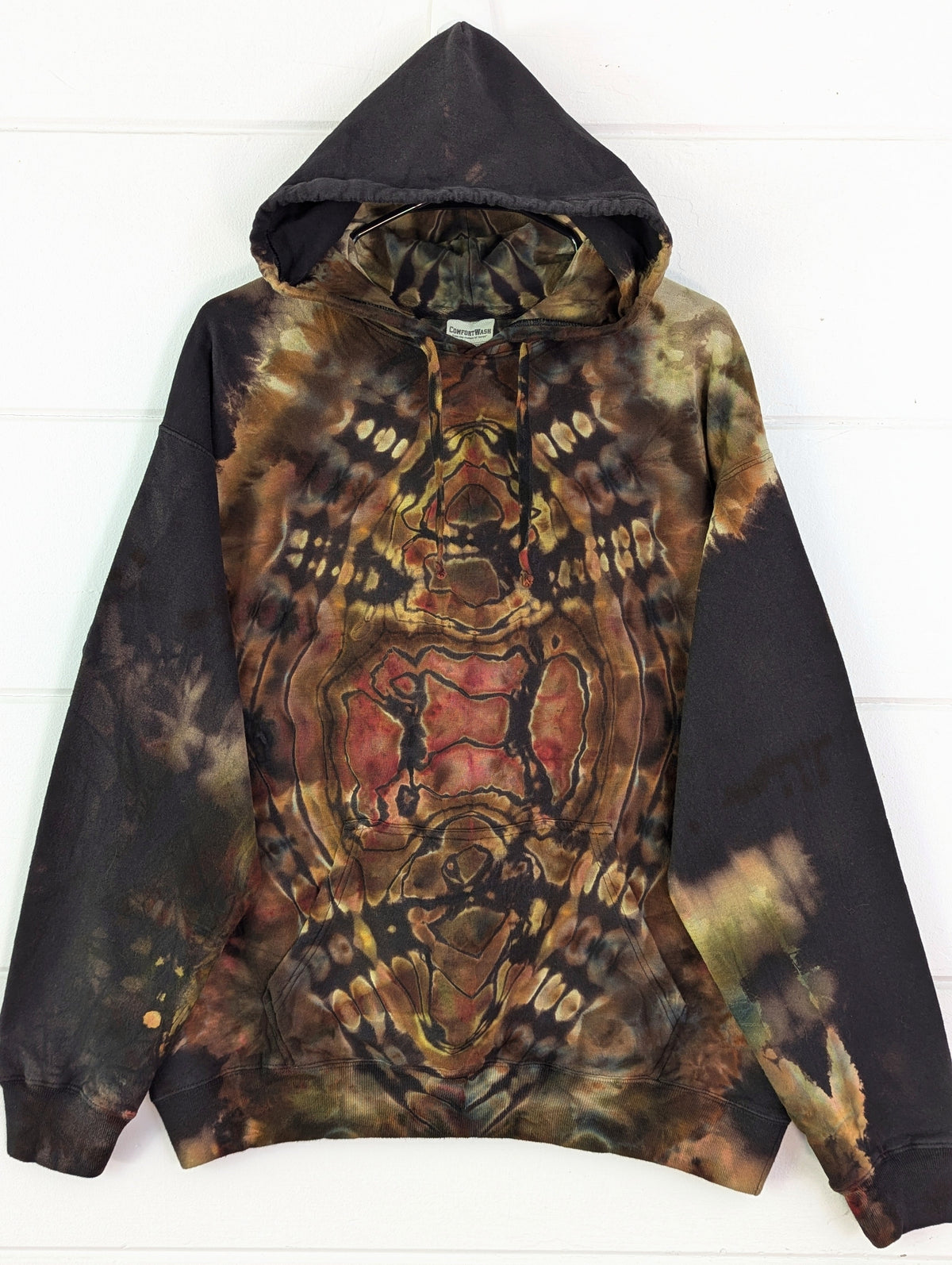 MYSTERY MINIMAL HOODIE
