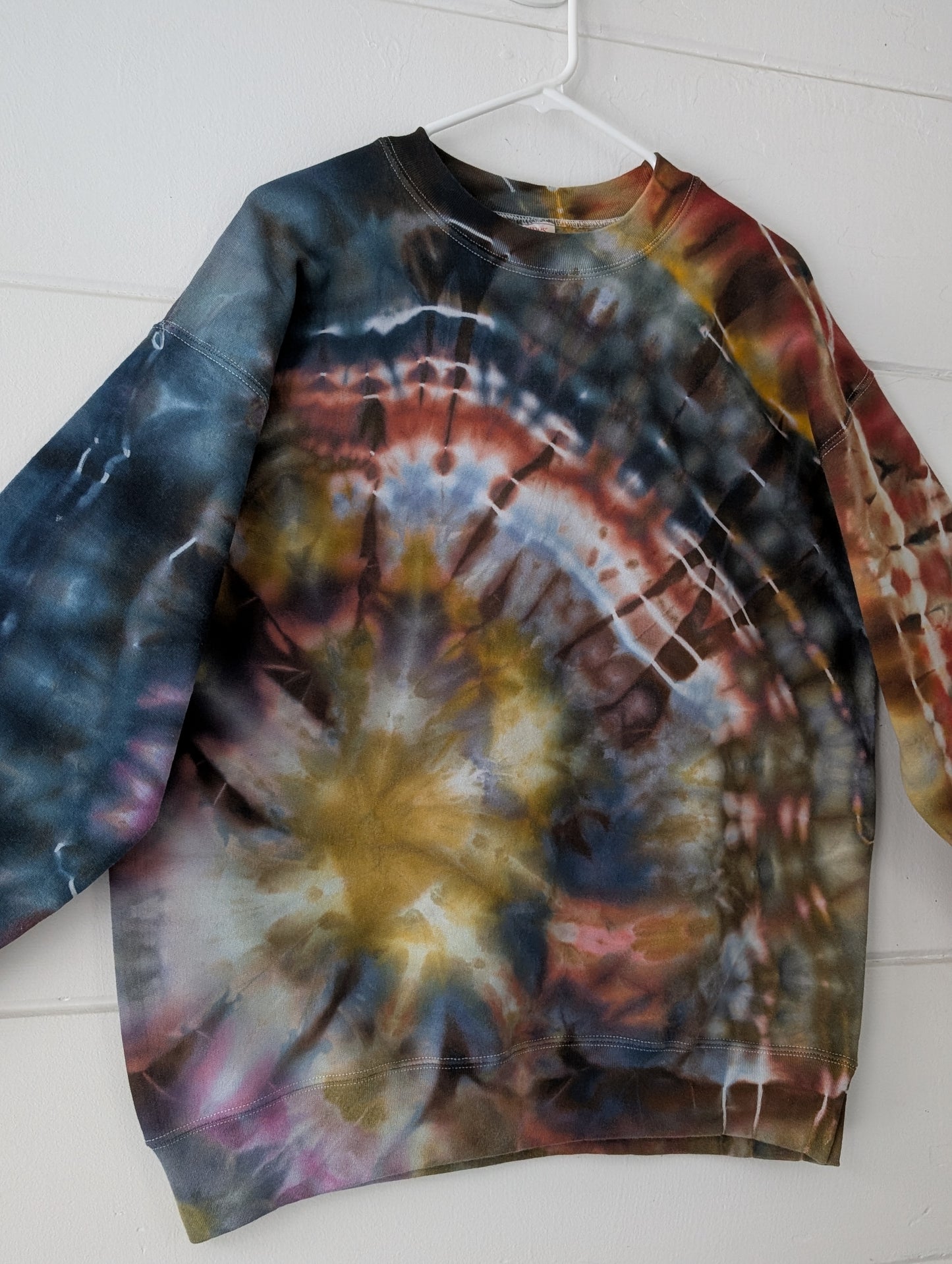 MEDIUM HEAVYWEIGHT CREWNECK