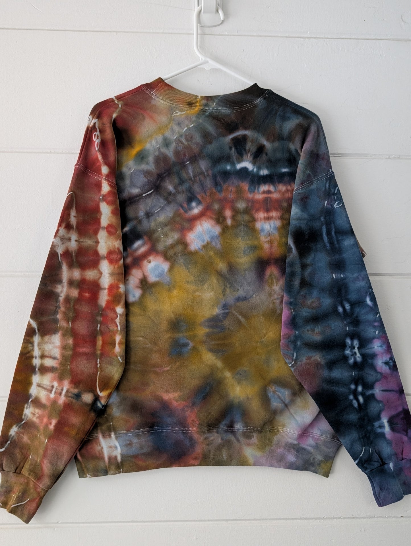 MEDIUM HEAVYWEIGHT CREWNECK