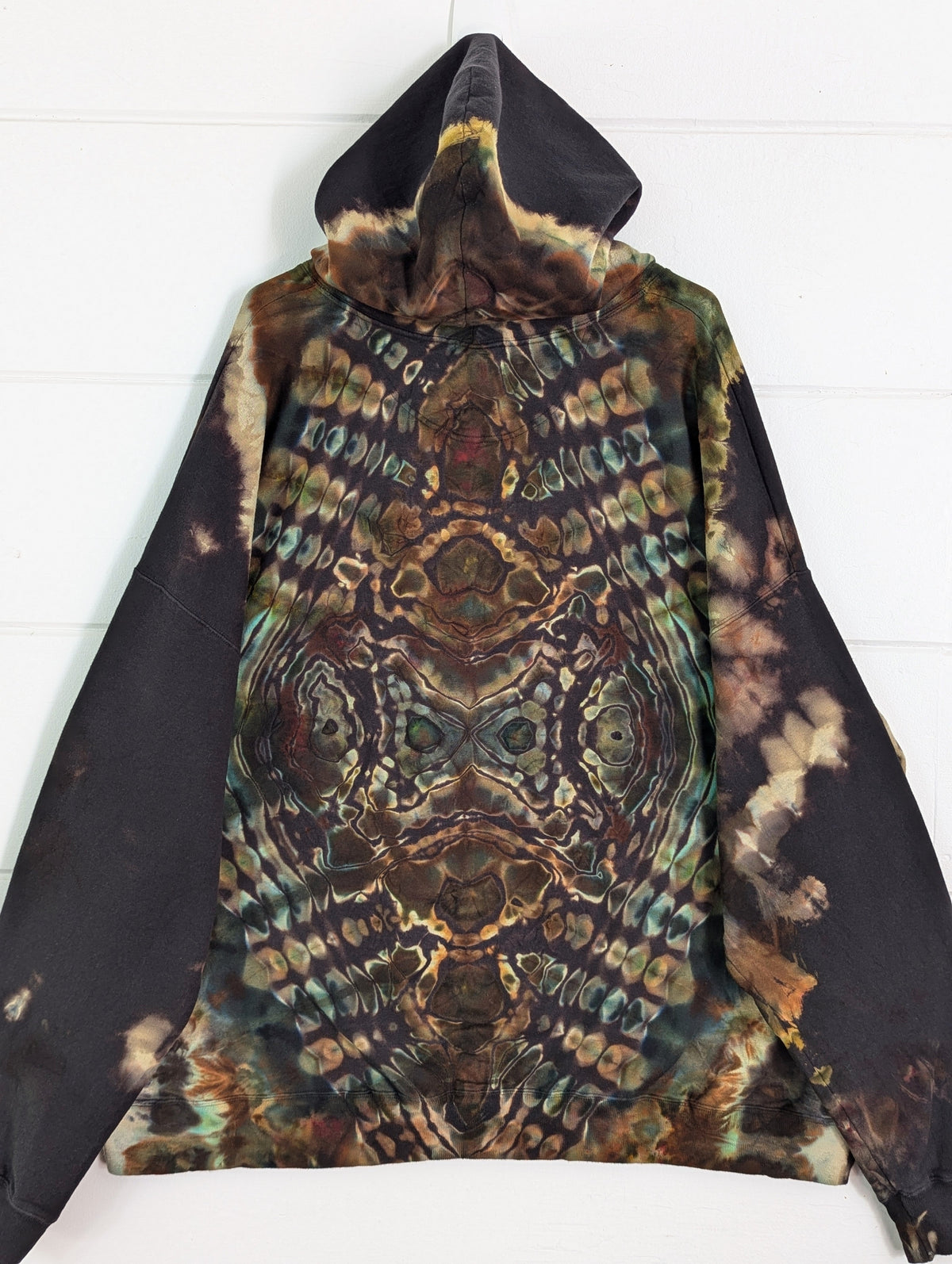 MYSTERY MINIMAL HOODIE