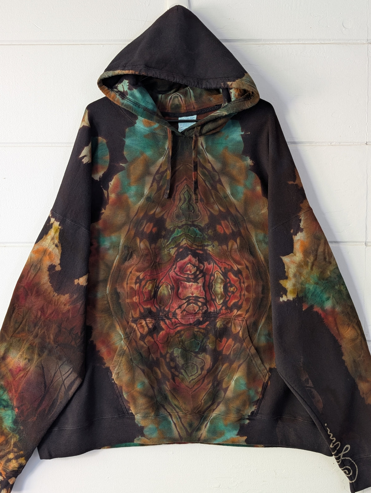 MYSTERY MINIMAL HOODIE