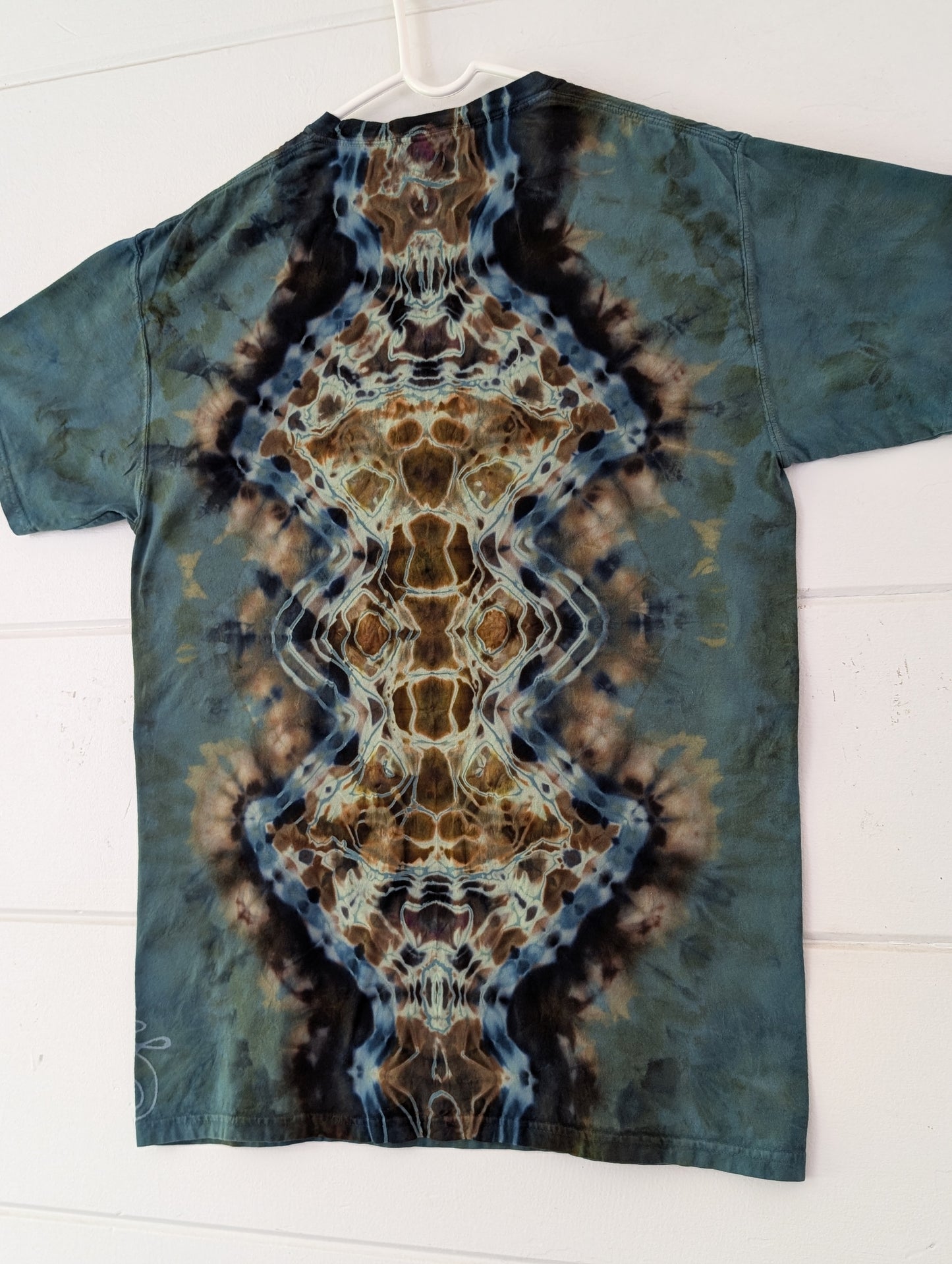 Sacred Reverse • Medium