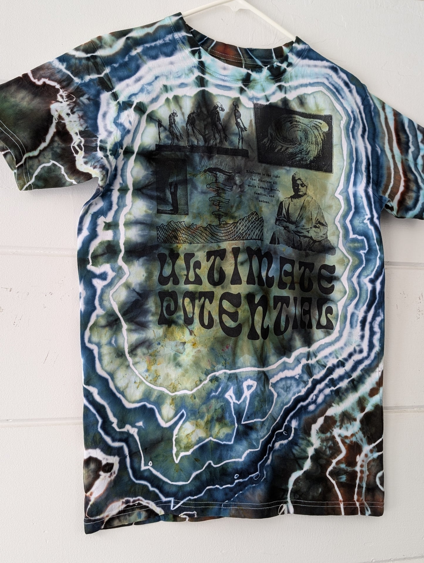 SMALL SACRED × AWAKE.HAPPY