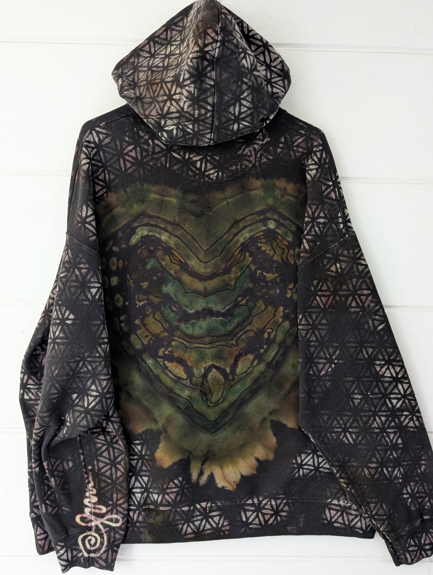 Heart Cave • 2XL