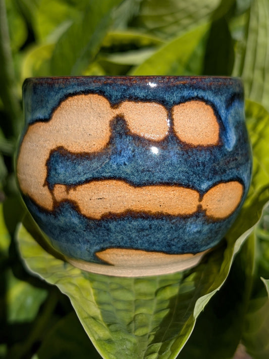 Small Hand Cup • 5.5oz