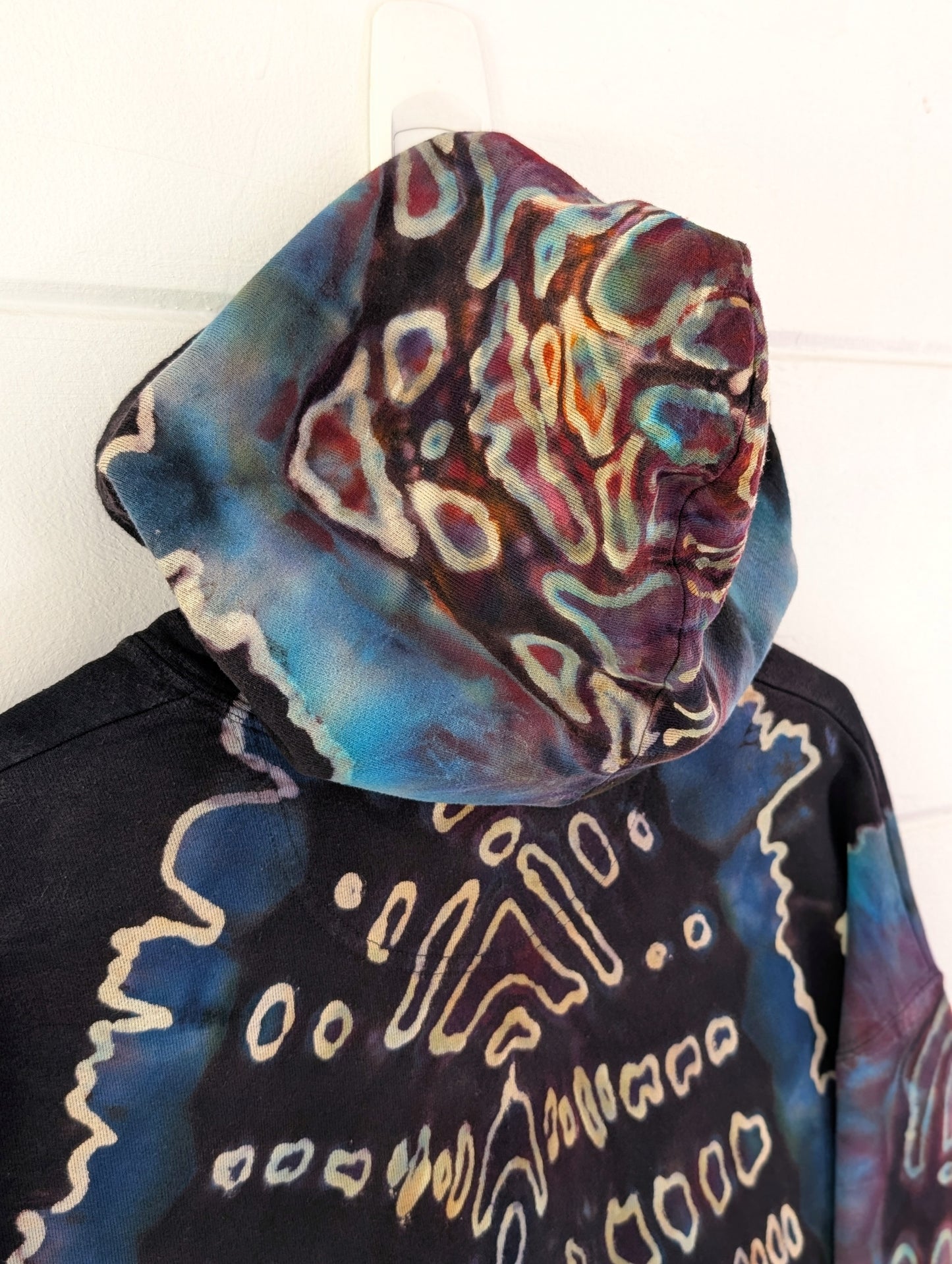 LARGE VISIONARY HOODIE