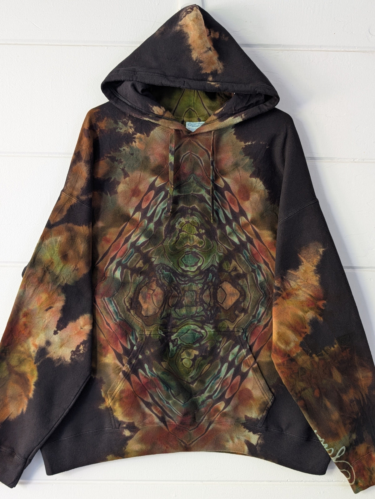 MYSTERY MINIMAL HOODIE