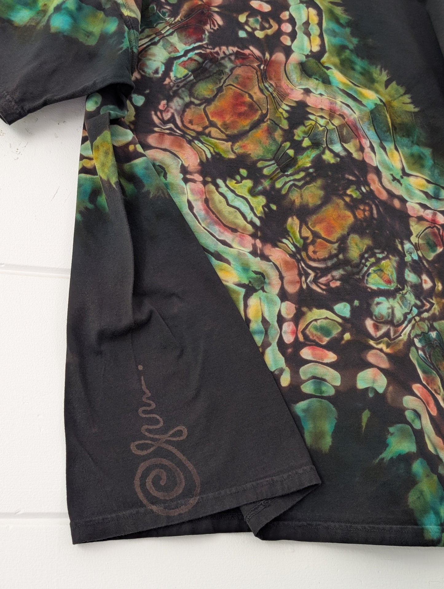 Sacred Reverse • 2XL