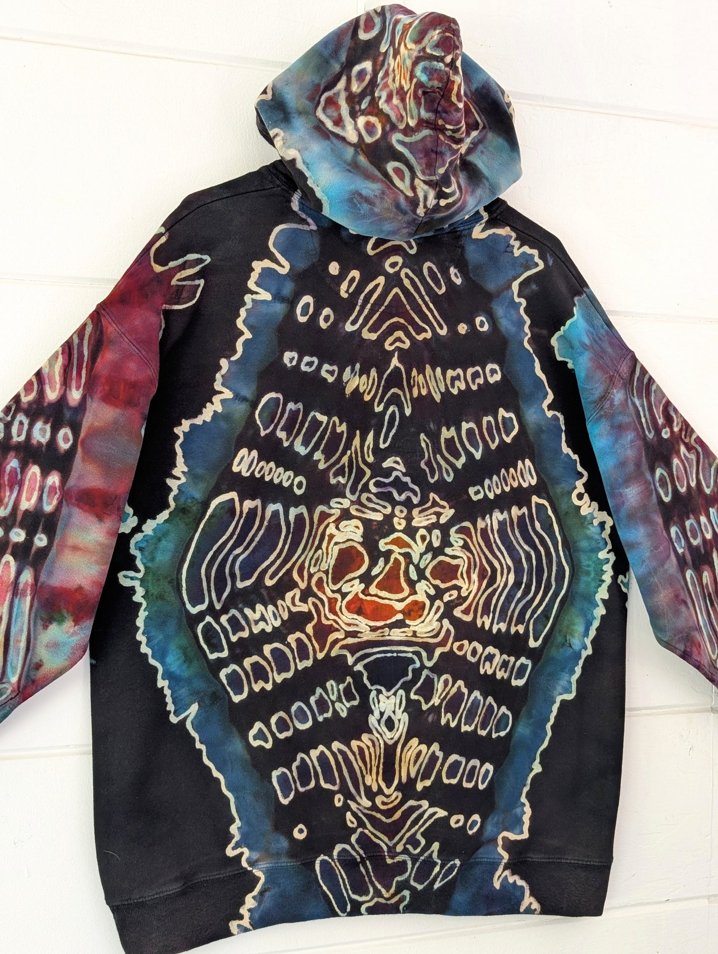 LARGE VISIONARY HOODIE