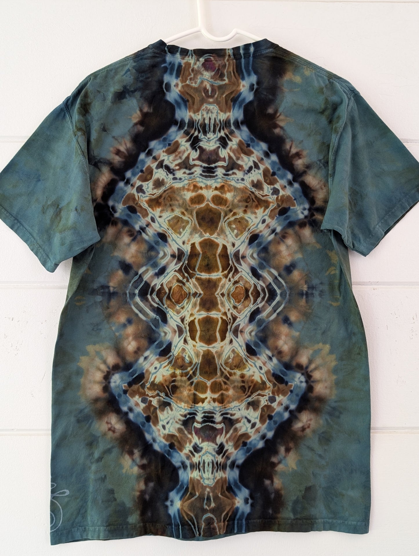Sacred Reverse • Medium