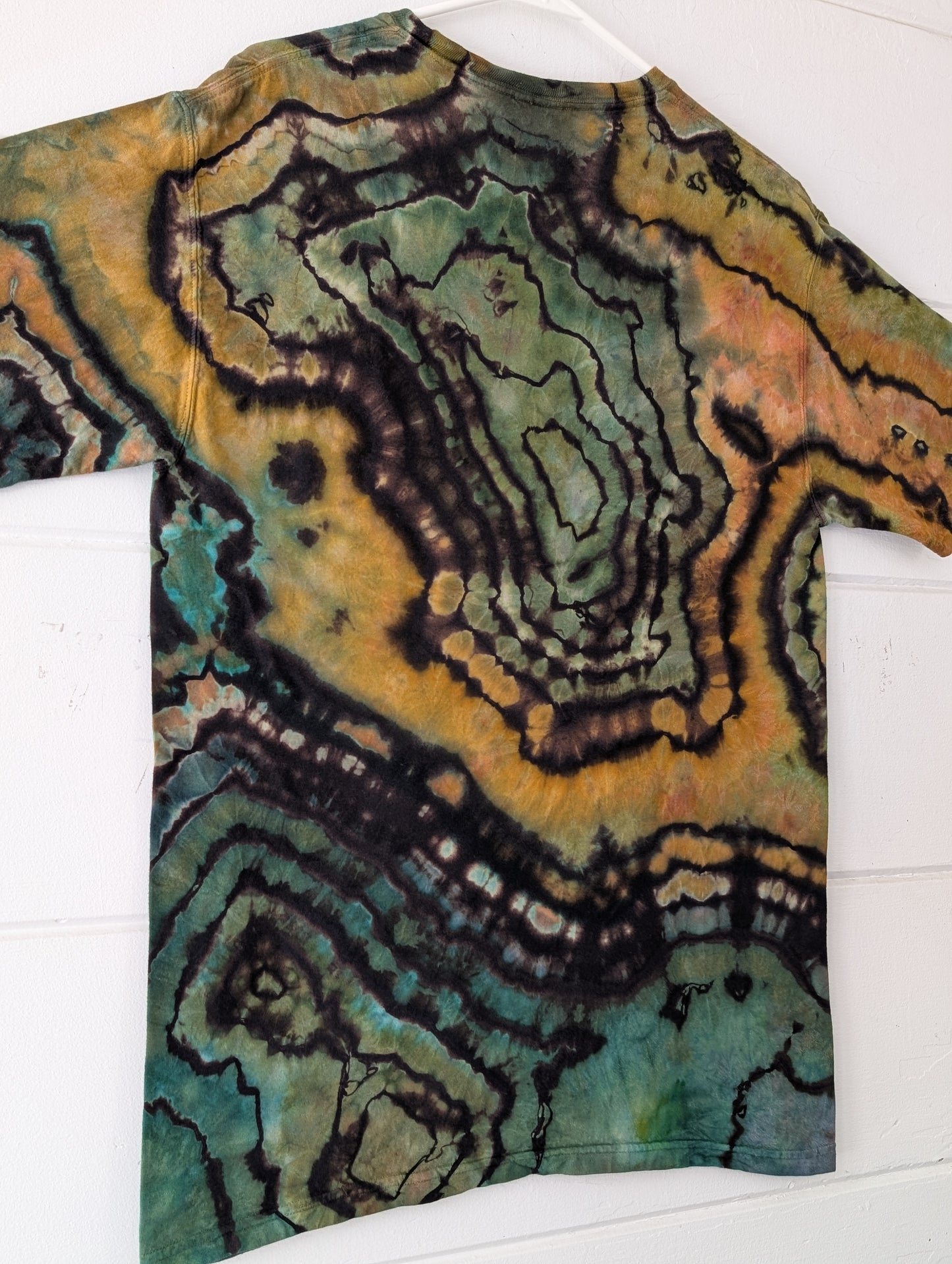 MEDIUM REVERSE GEODE