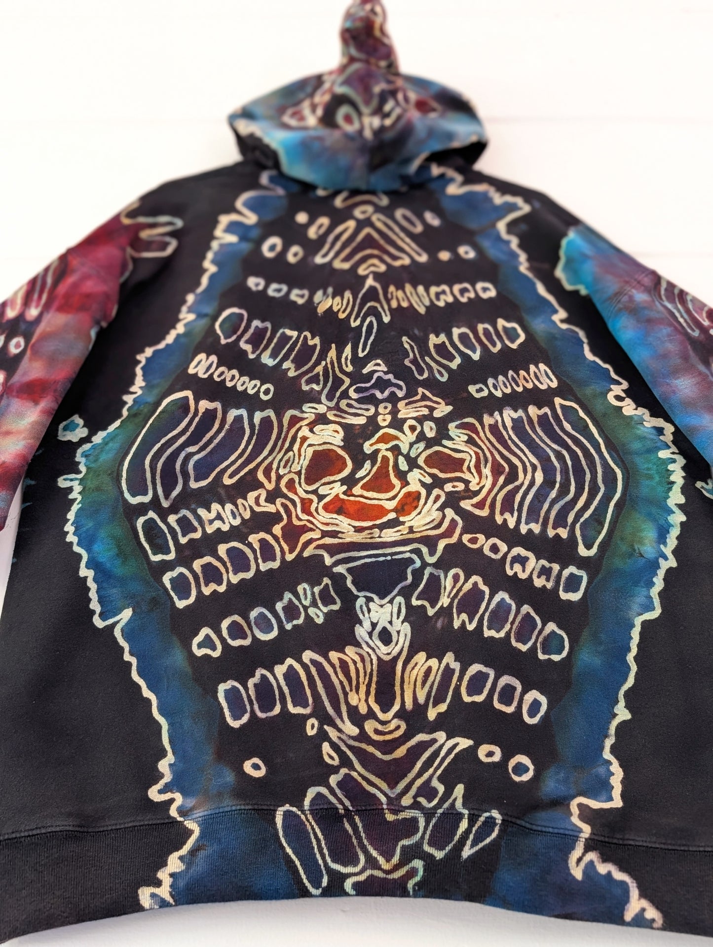 LARGE VISIONARY HOODIE