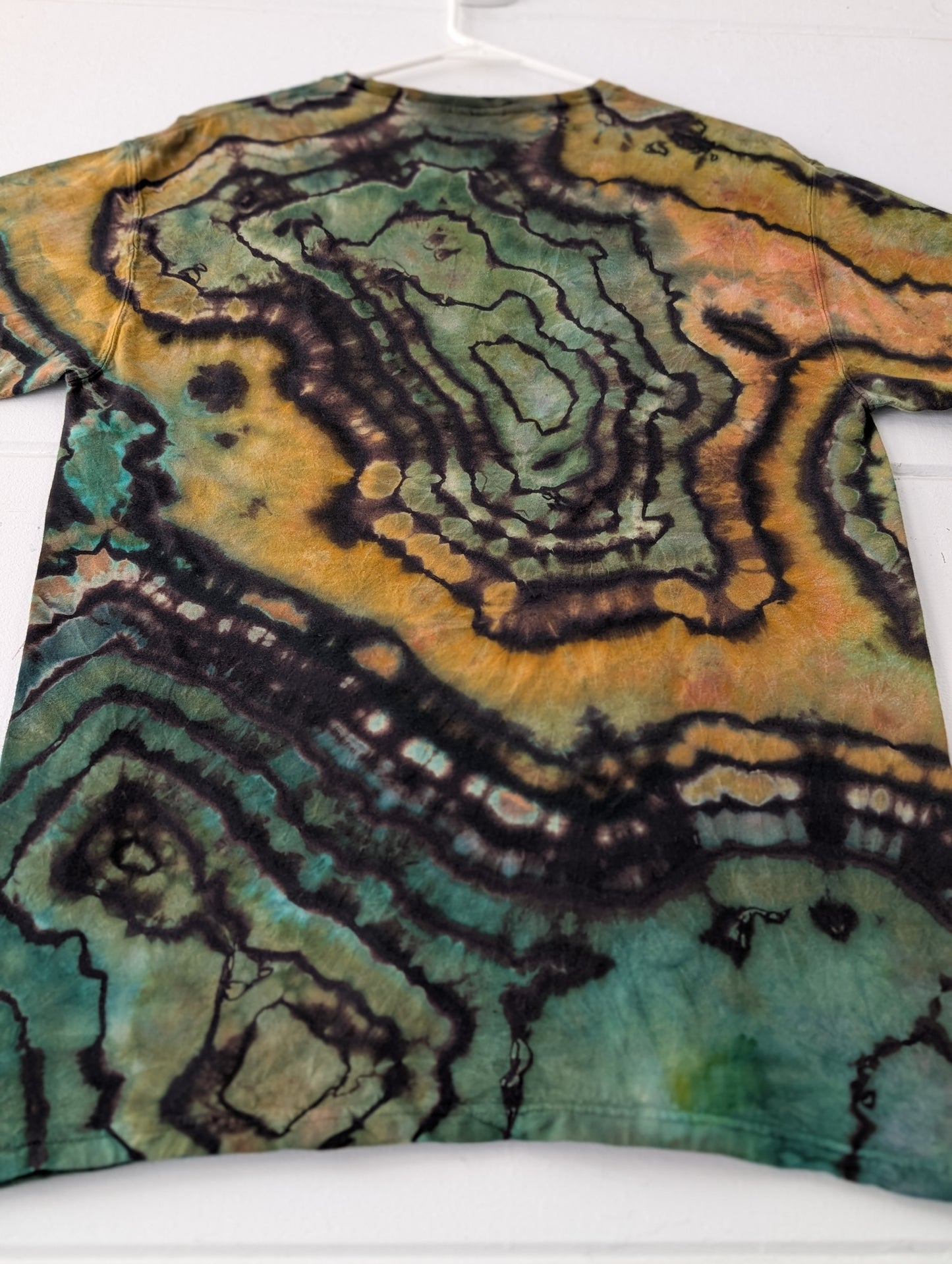 MEDIUM REVERSE GEODE