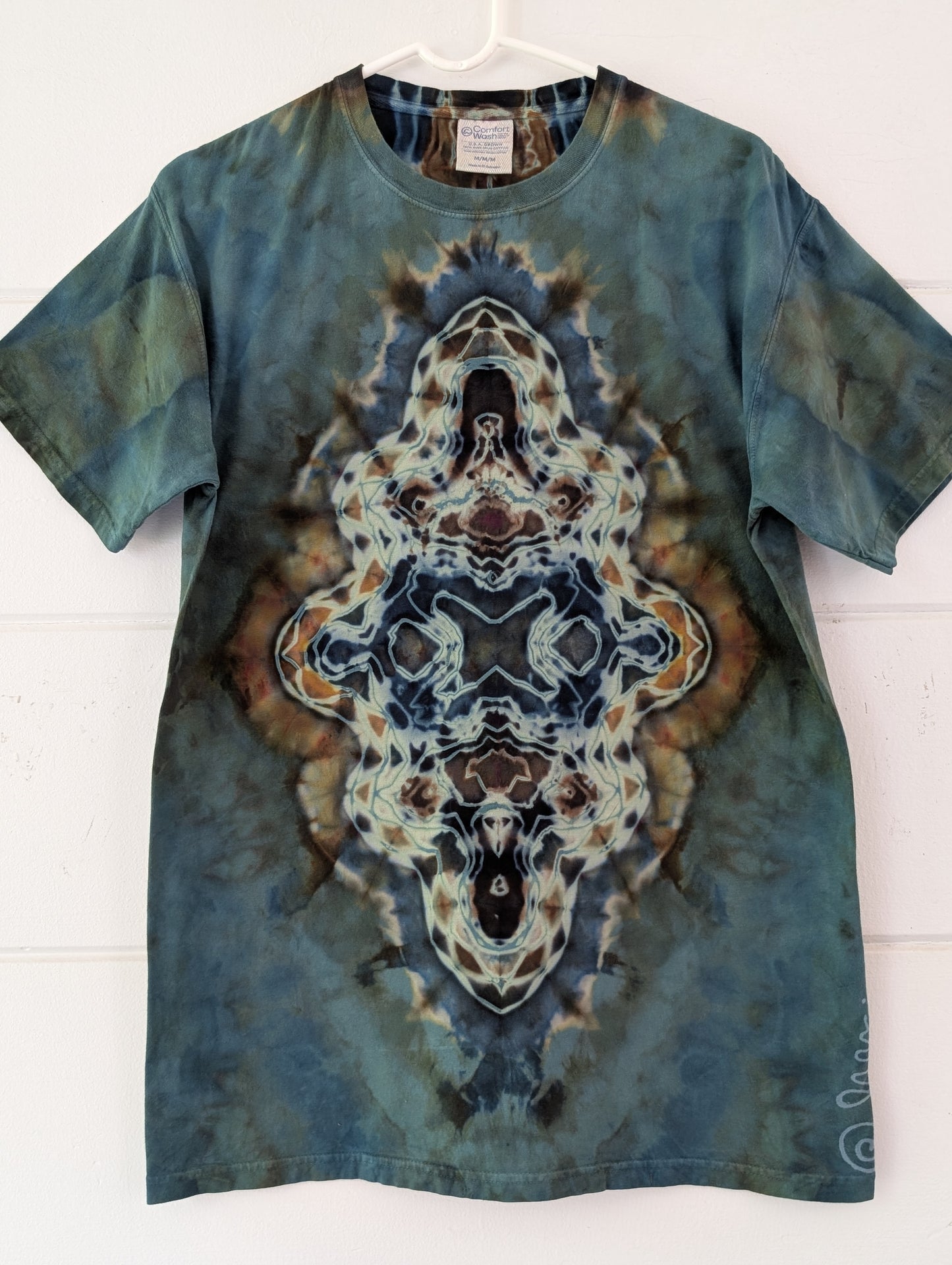 Sacred Reverse • Medium