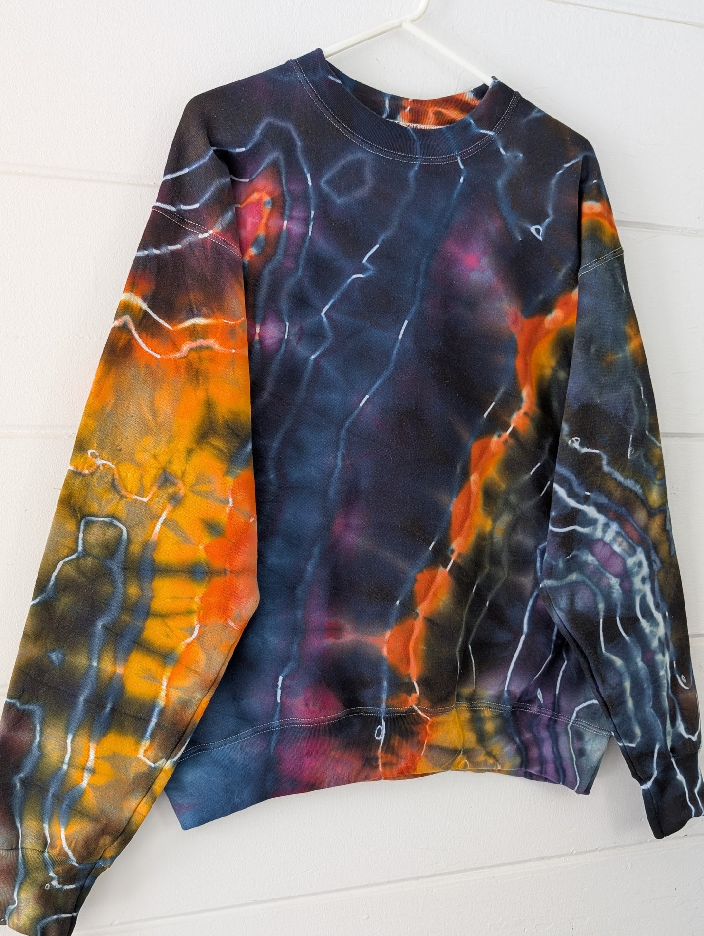 MEDIUM HEAVYWEIGHT CREWNECK