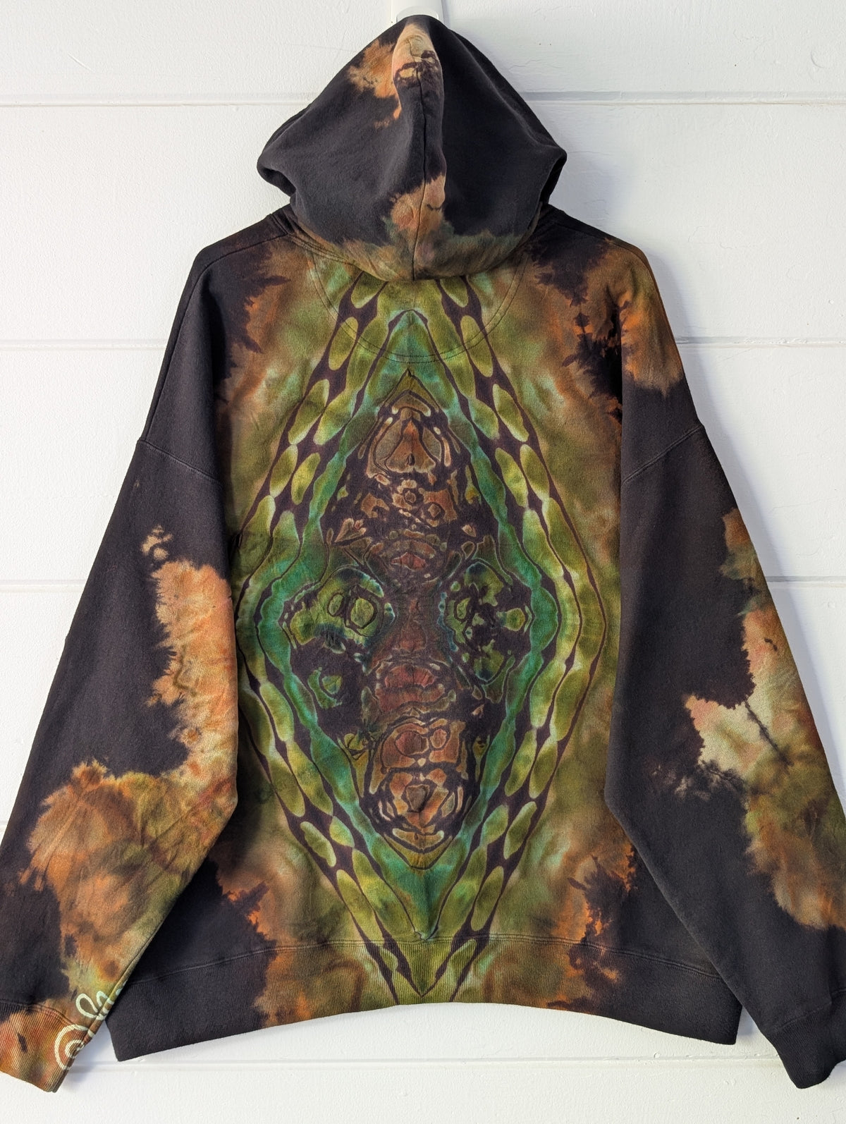MYSTERY MINIMAL HOODIE