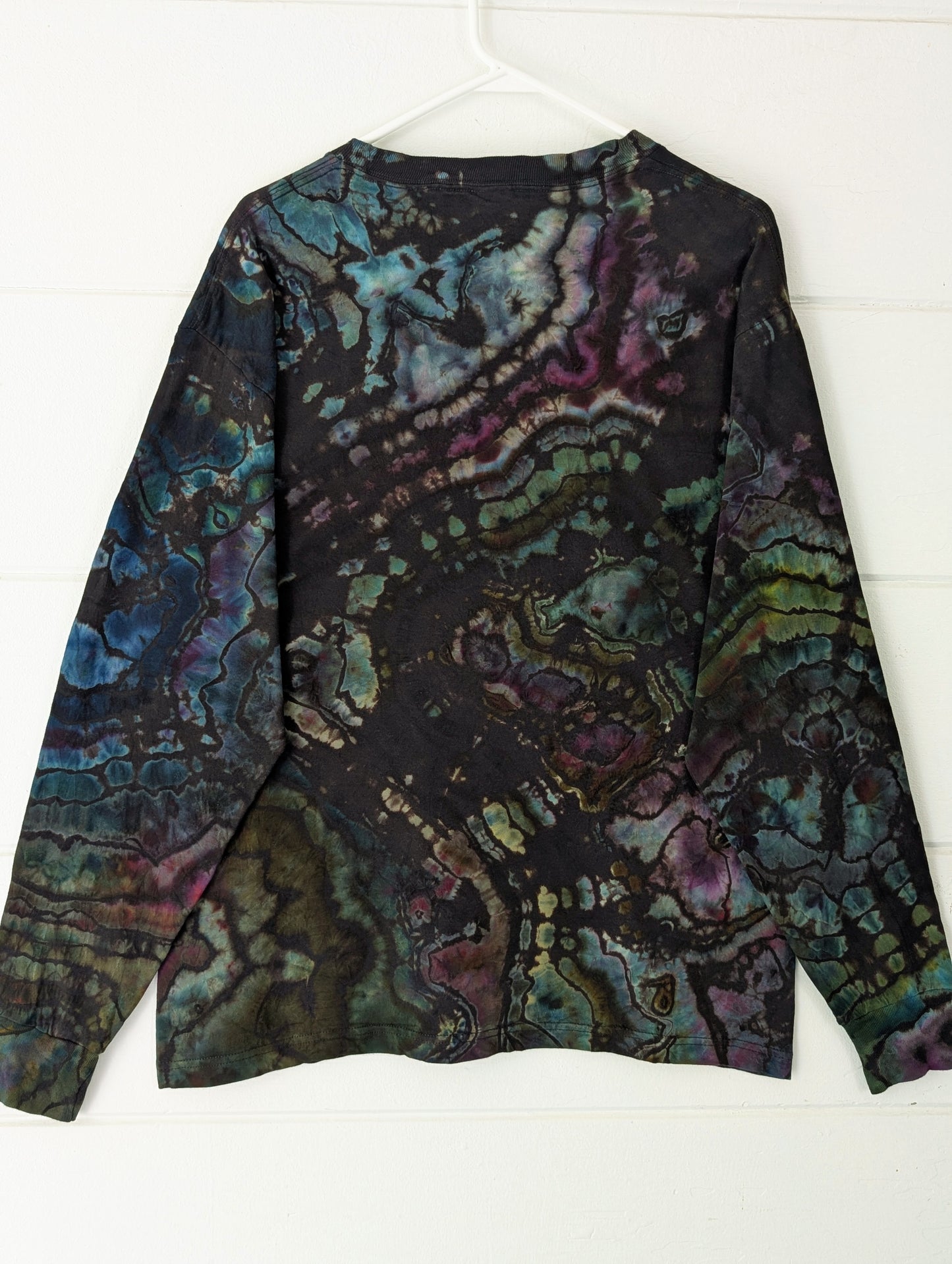 LARGE REVERSE GEODE