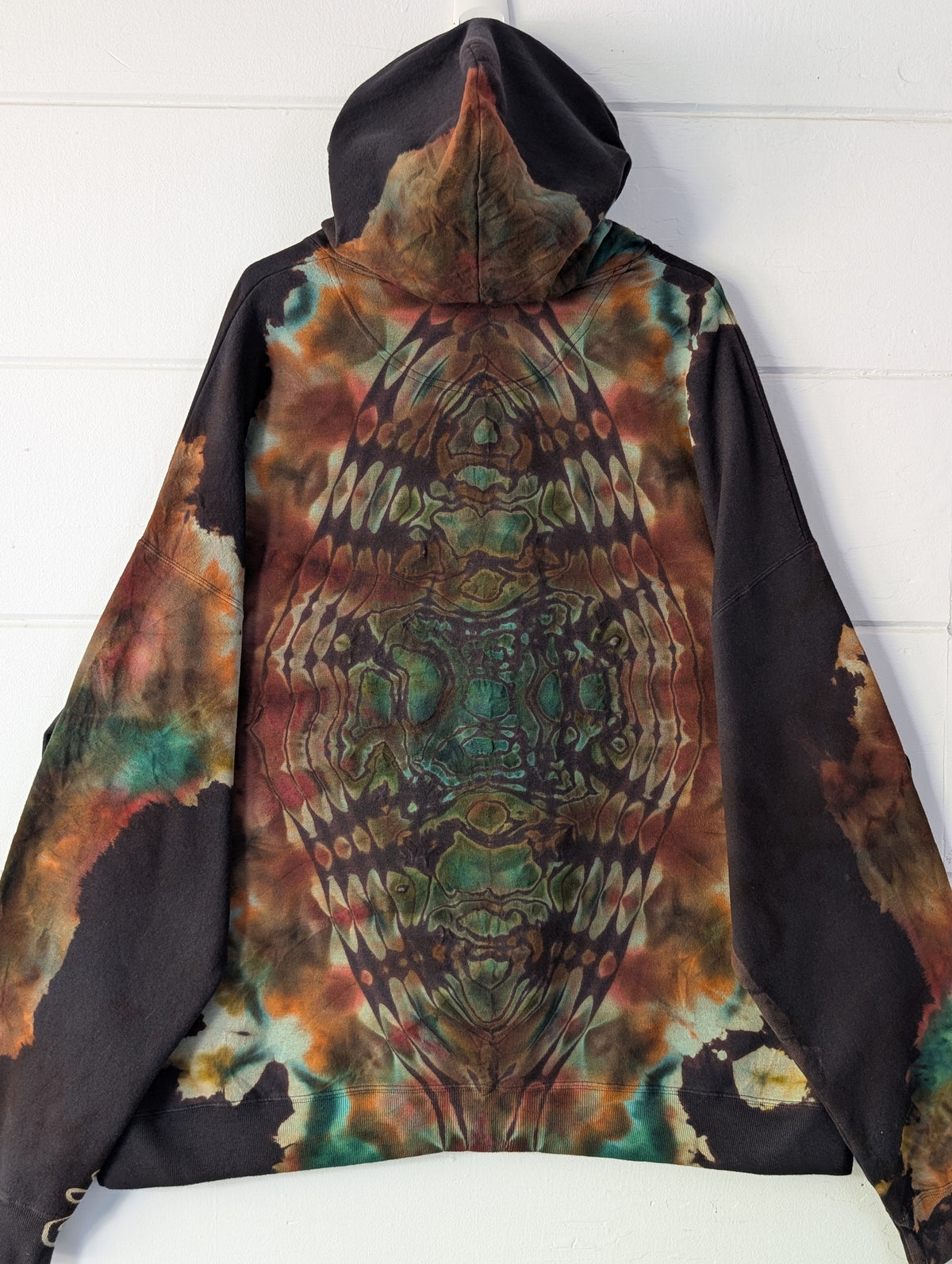 MYSTERY MINIMAL HOODIE
