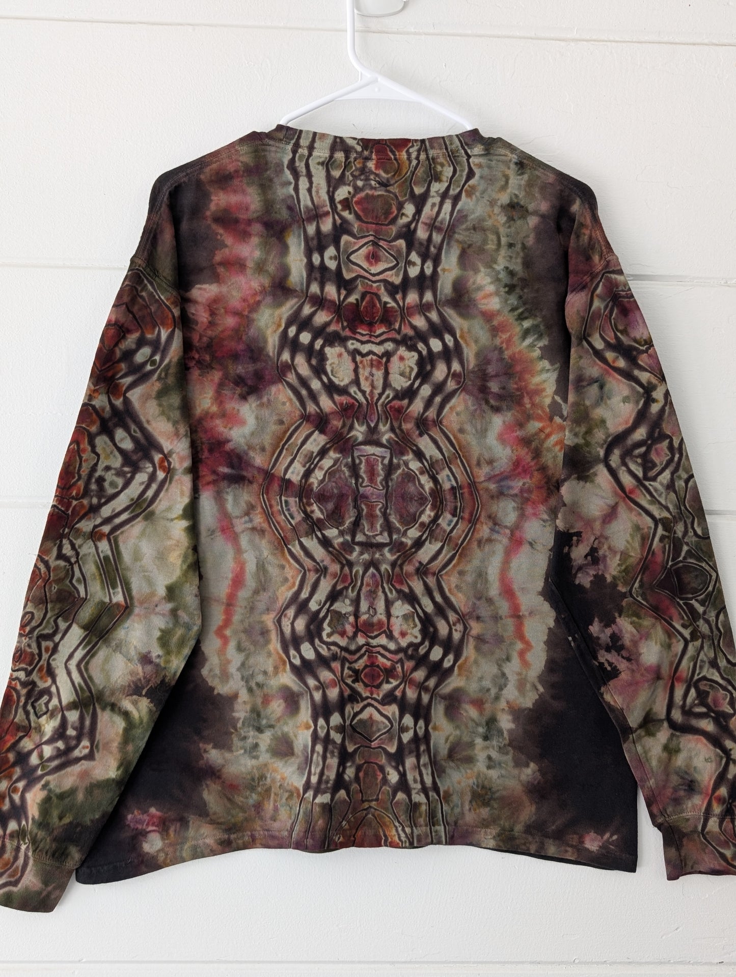 MEDIUM SACRED LONG SLEEVE
